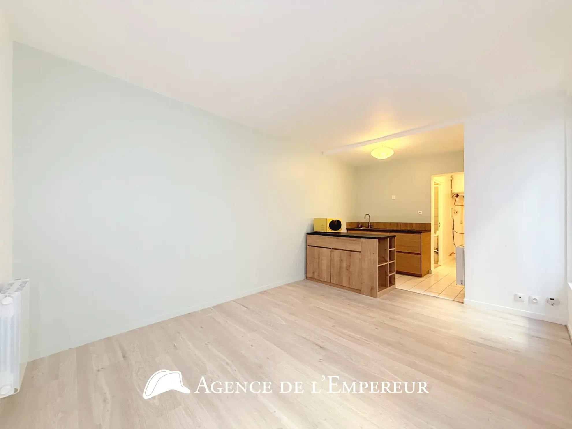 Studio 23,10 m² rénové - Rueil-Malmaison Centre 