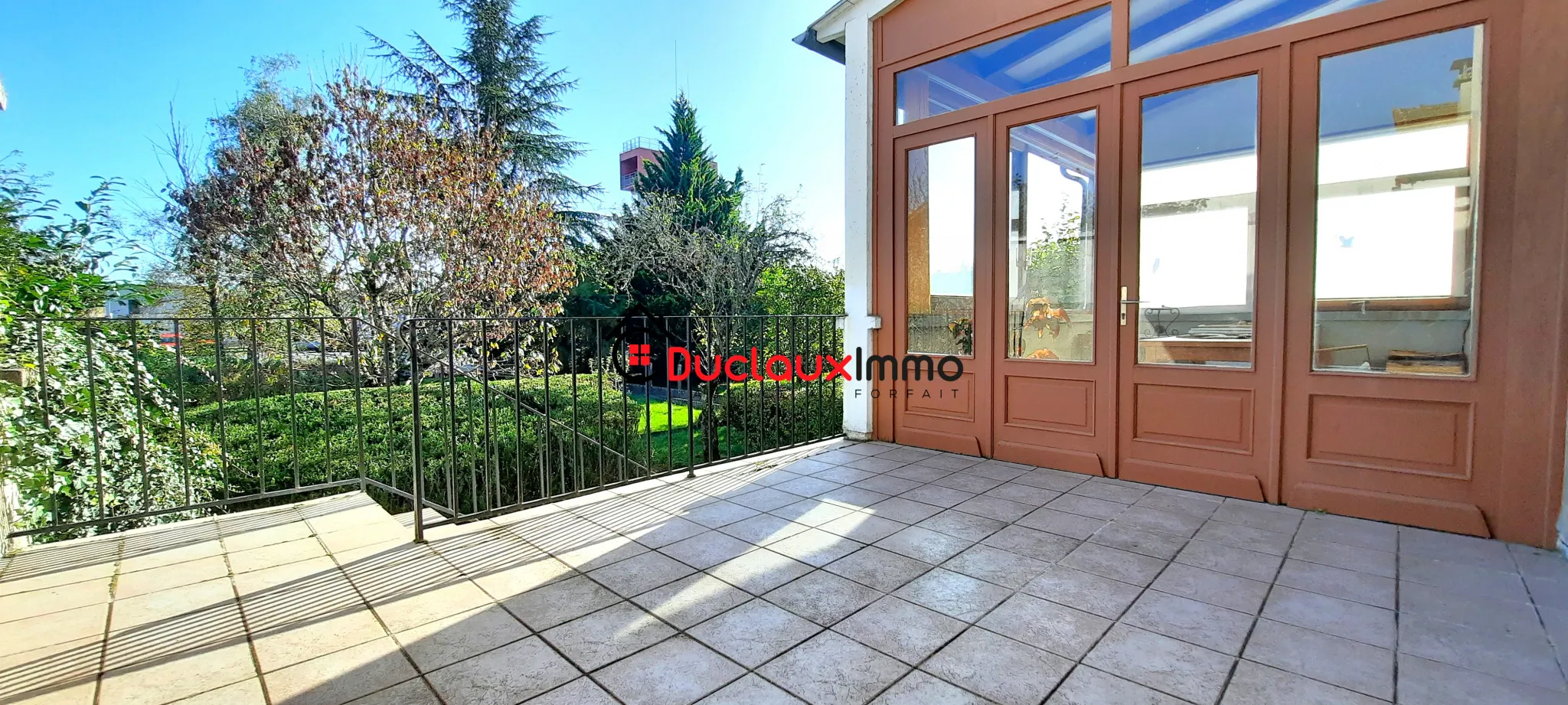 Maison en pierre à Aurillac avec jardin et terrasse 