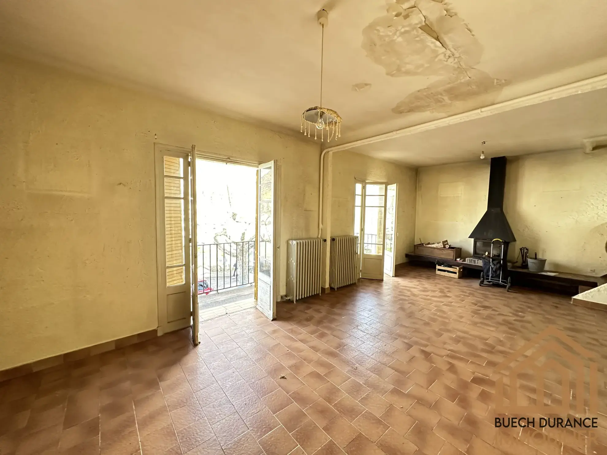 Appartement de 4 pièces à vendre à Laragne-Montéglin pour 98 000 EUR 