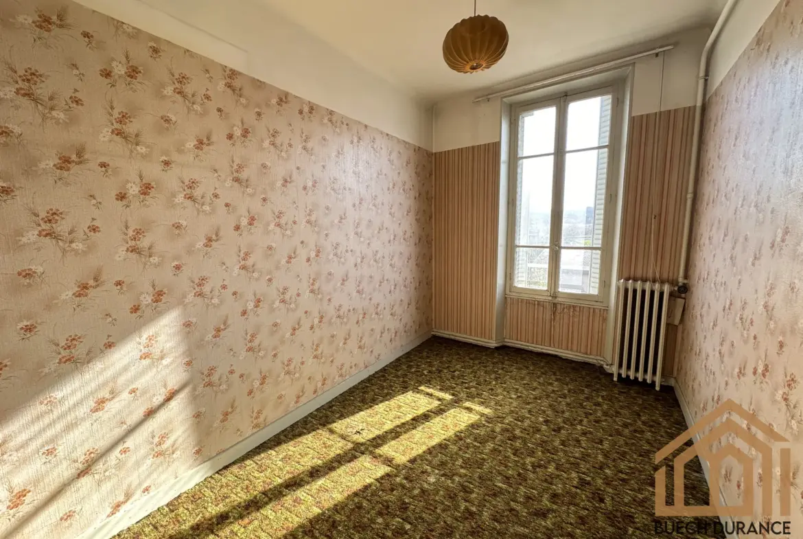 Appartement de 4 pièces à vendre à Laragne-Montéglin pour 98 000 EUR 