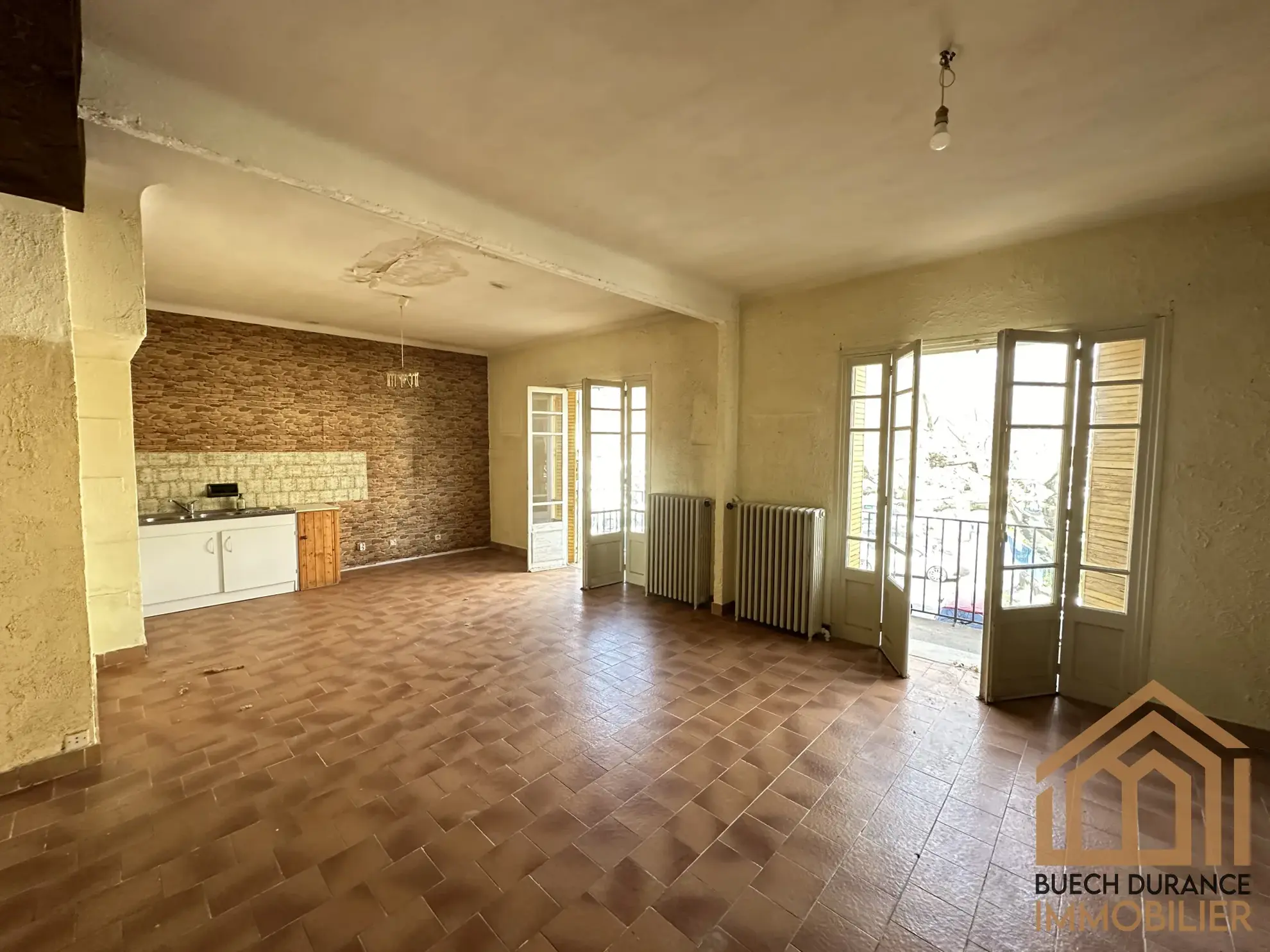 Appartement de 4 pièces à vendre à Laragne-Montéglin pour 98 000 EUR 