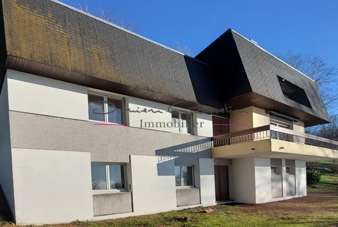 Maison d'architecte à Thizy-les-Bourgs avec vue panoramique 