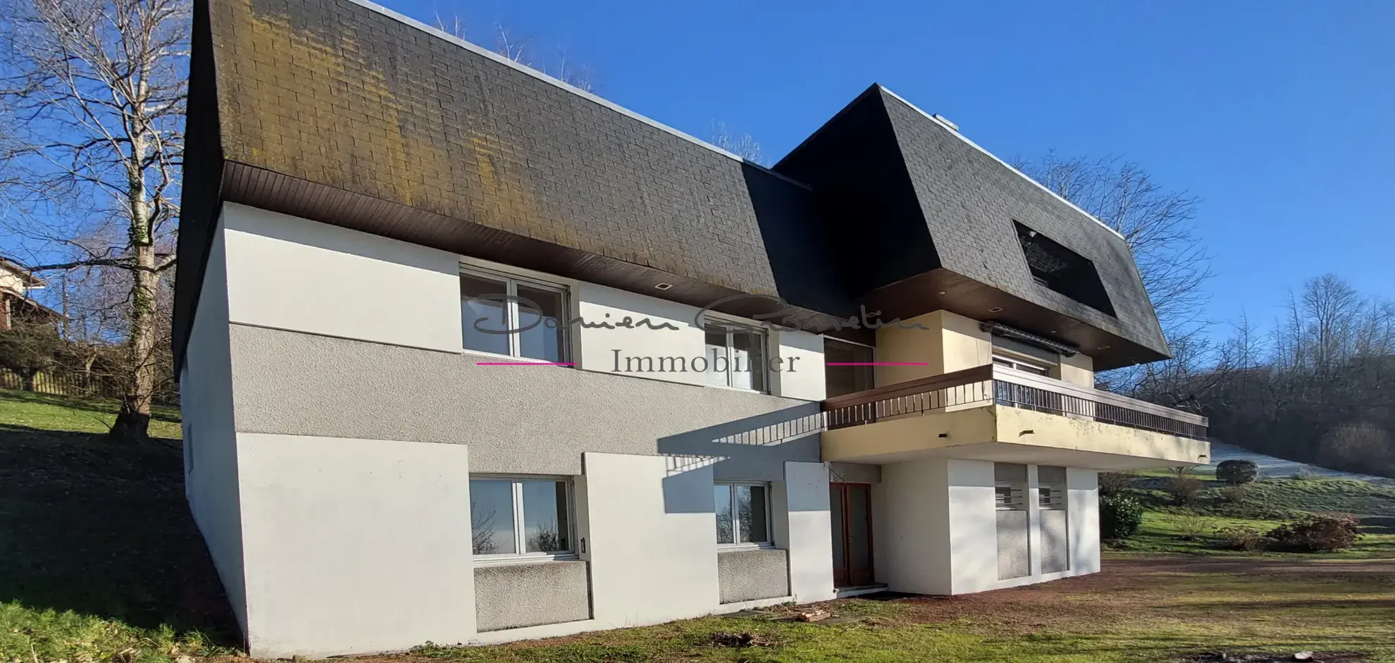 Maison d'architecte à Thizy-les-Bourgs avec vue panoramique 