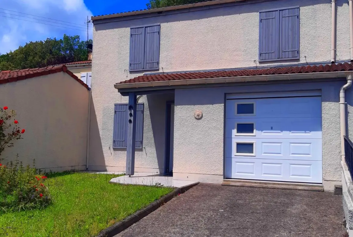 Belle maison à vendre à Arpajon sur Cère avec 3 chambres 