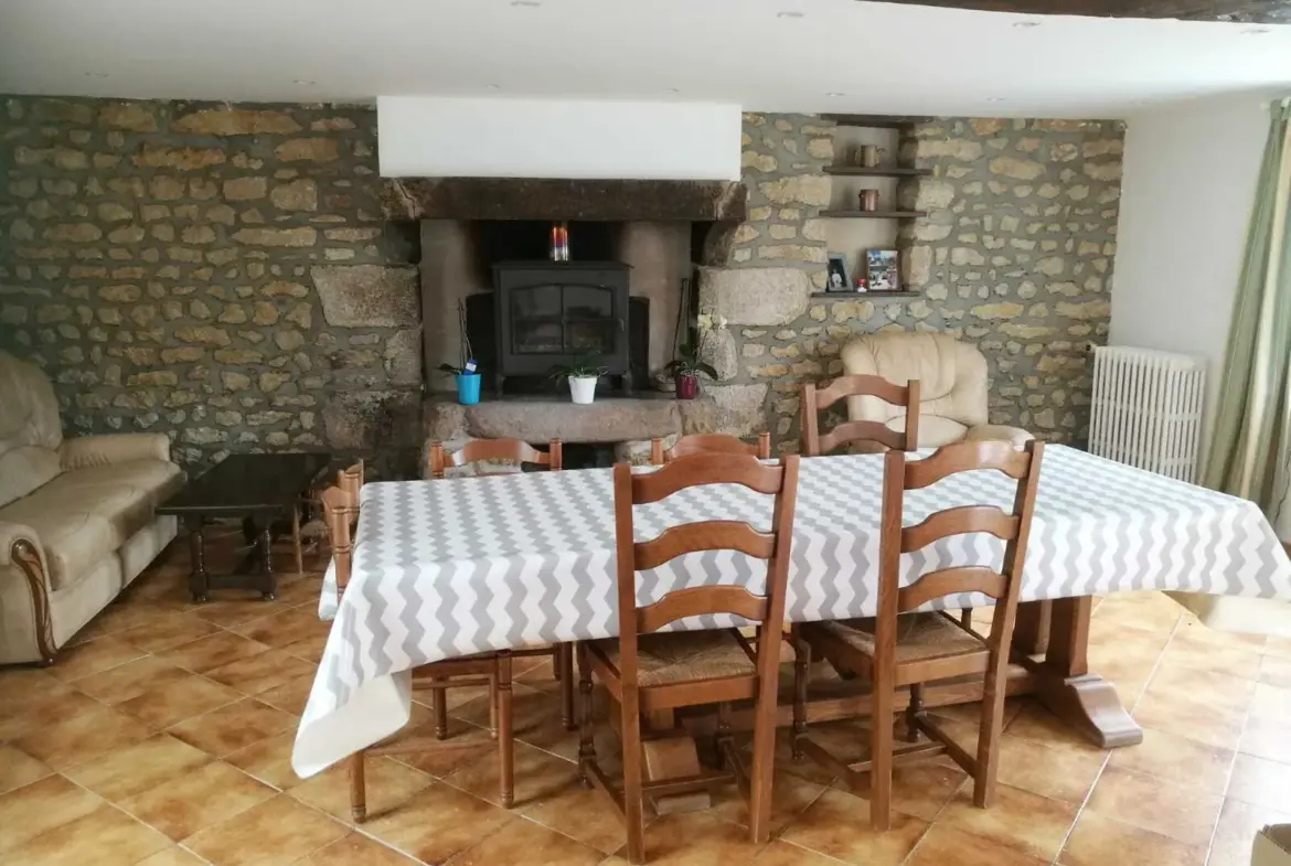 Maison spacieuse à vendre à Hauterive avec 4 chambres et vaste terrain 