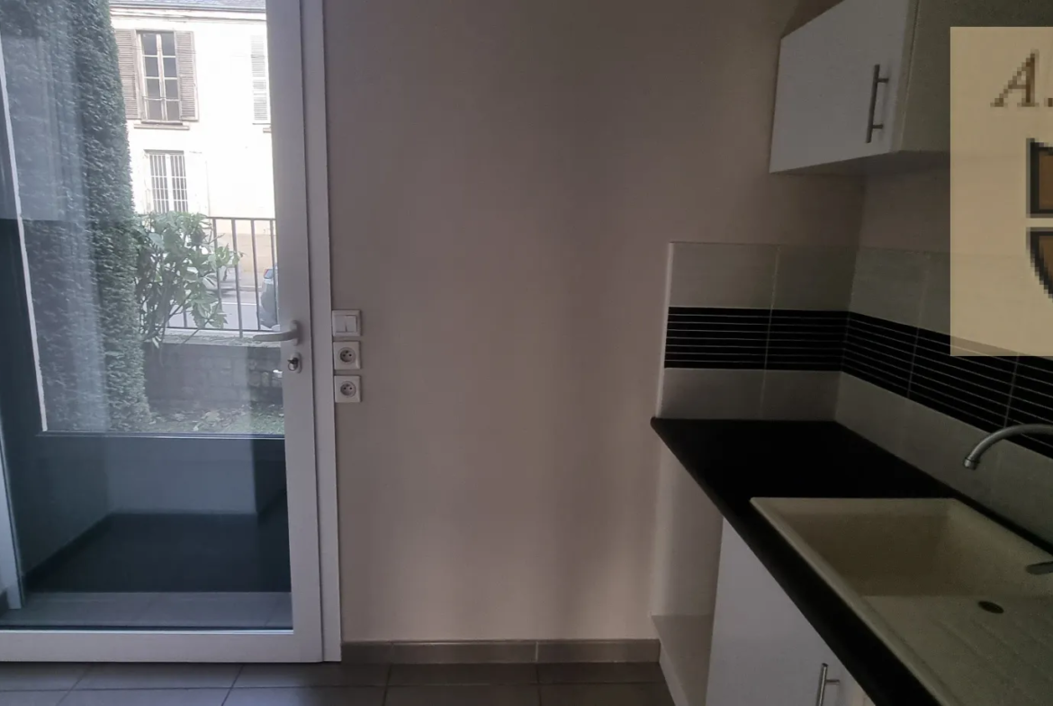 Appartement atypique T3 de 90.86 m² dans le quartier Saint Marc à Orléans 