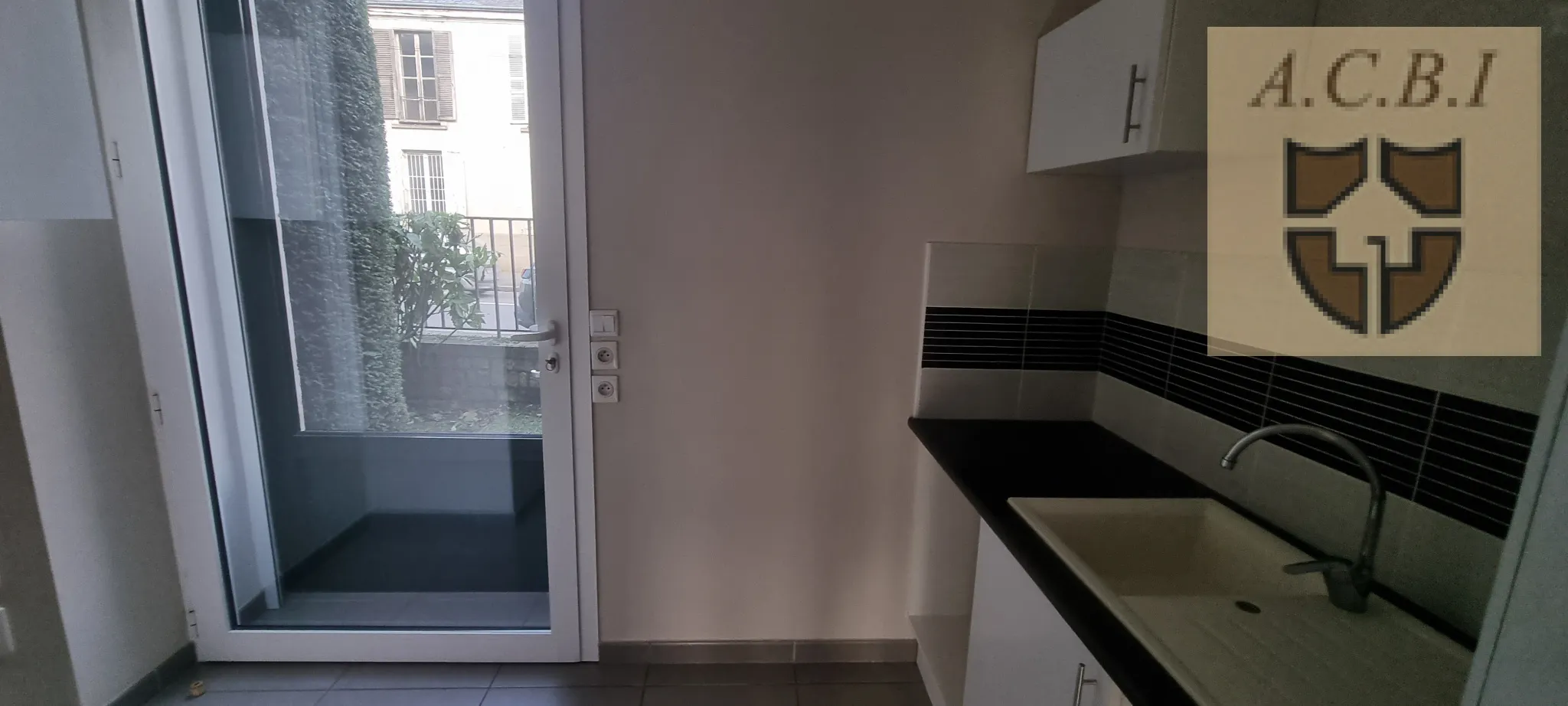 Appartement atypique T3 de 90.86 m² dans le quartier Saint Marc à Orléans 