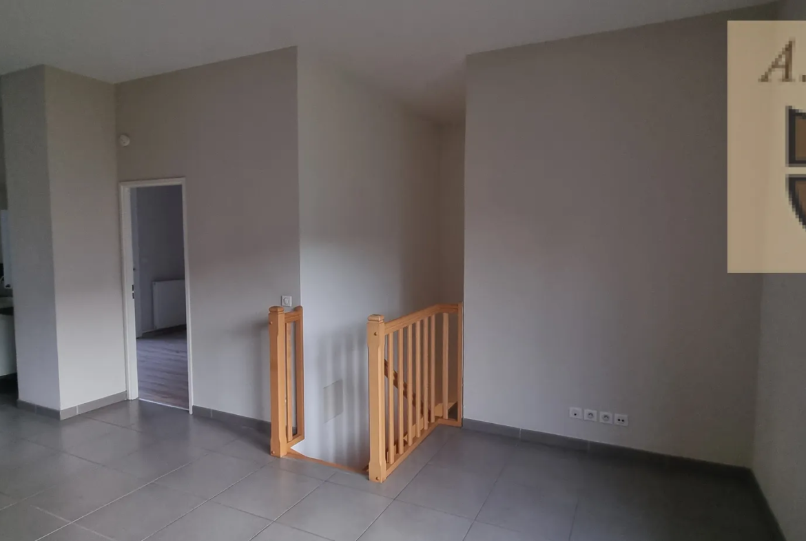 Appartement atypique T3 de 90.86 m² dans le quartier Saint Marc à Orléans 