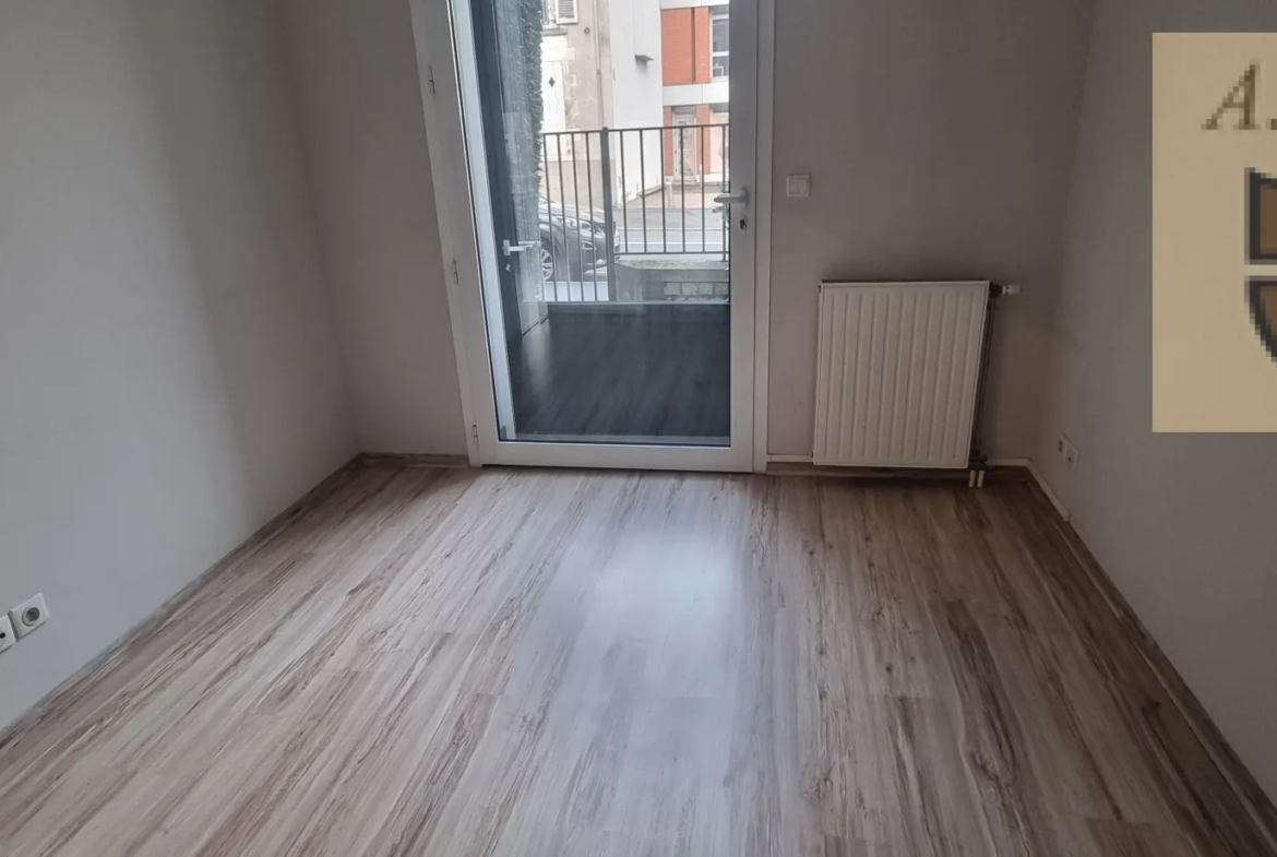 Appartement atypique T3 de 90.86 m² dans le quartier Saint Marc à Orléans 