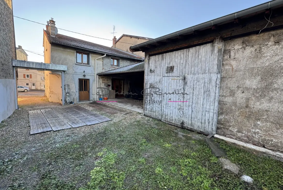 Maison de village de 156 m² à Bourg de Thizy 