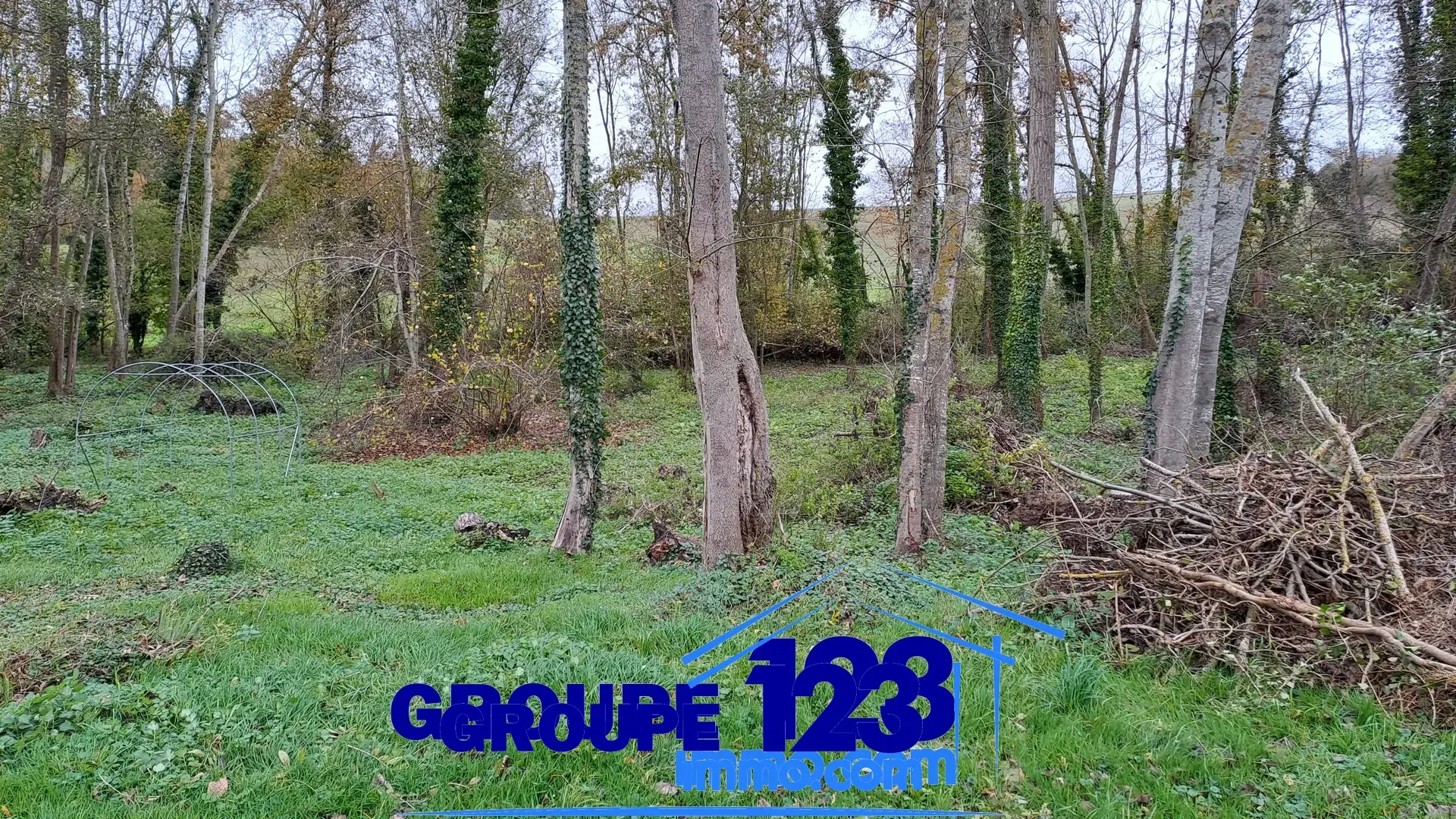 Maison familiale à Fleury-la-Vallée avec jardin arboré 