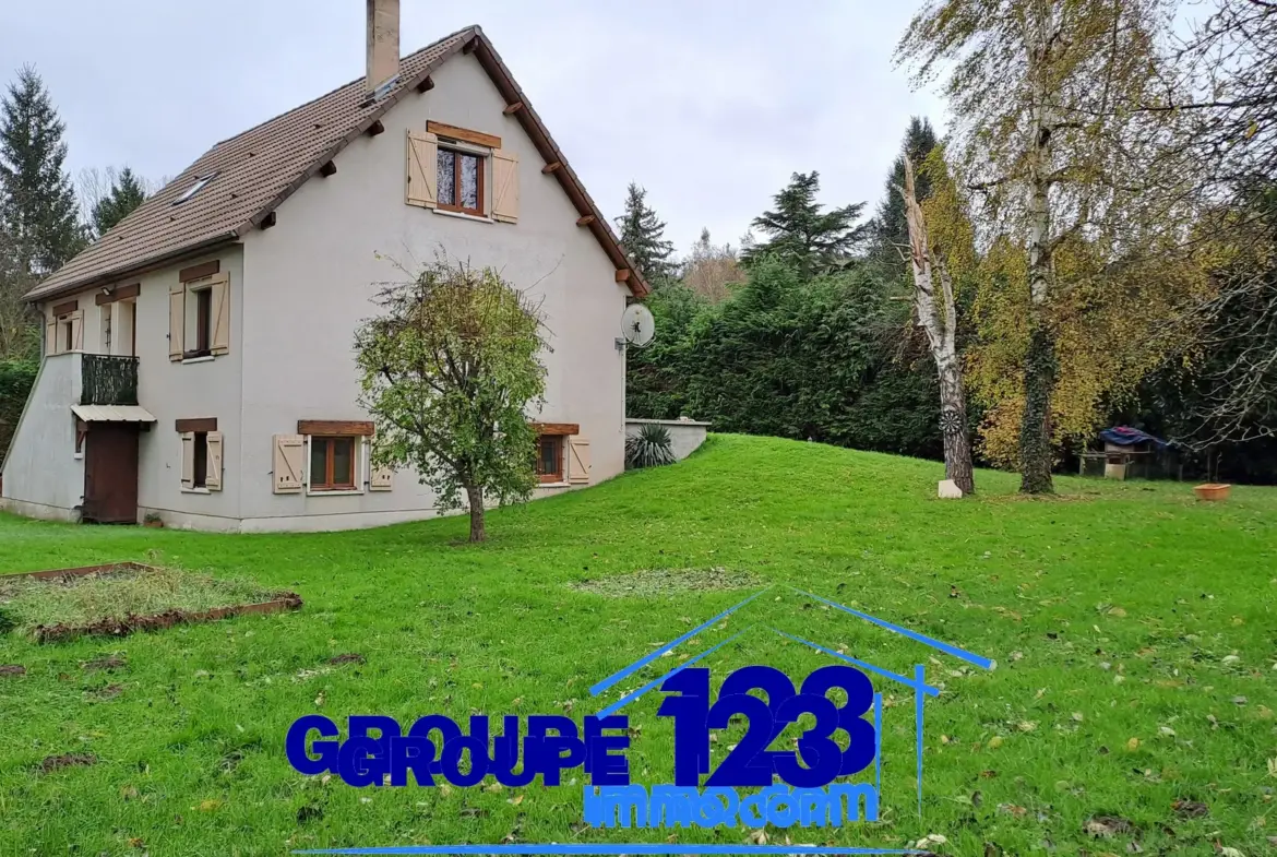 Maison familiale à Fleury-la-Vallée avec jardin arboré 