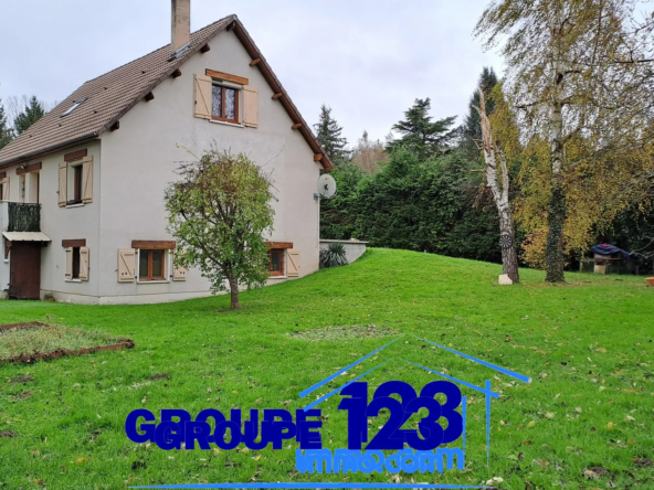 Maison familiale à Fleury-la-Vallée avec jardin arboré