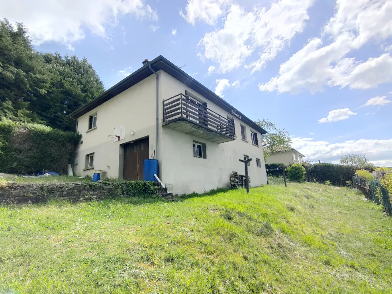 Maison individuelle avec 4 chambres à vendre à Favars 