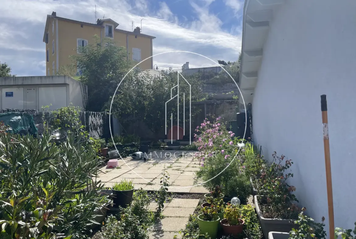 Maison T4 à vendre à Annonay avec jardin et garage 