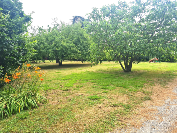 Terrain Viabilisé de 1494 m² à Lézat-sur-Lèze