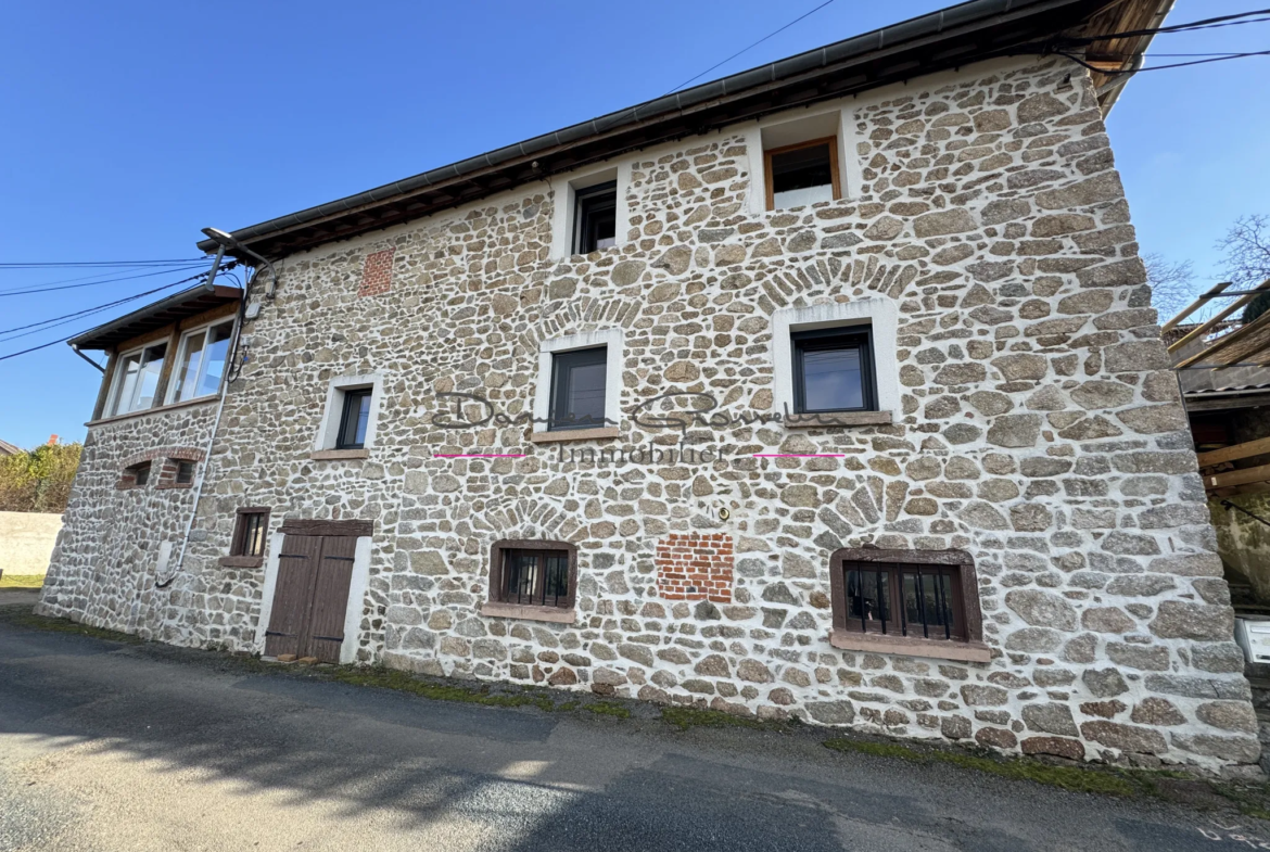 Maison en pierre avec terrain à Amplepuis 