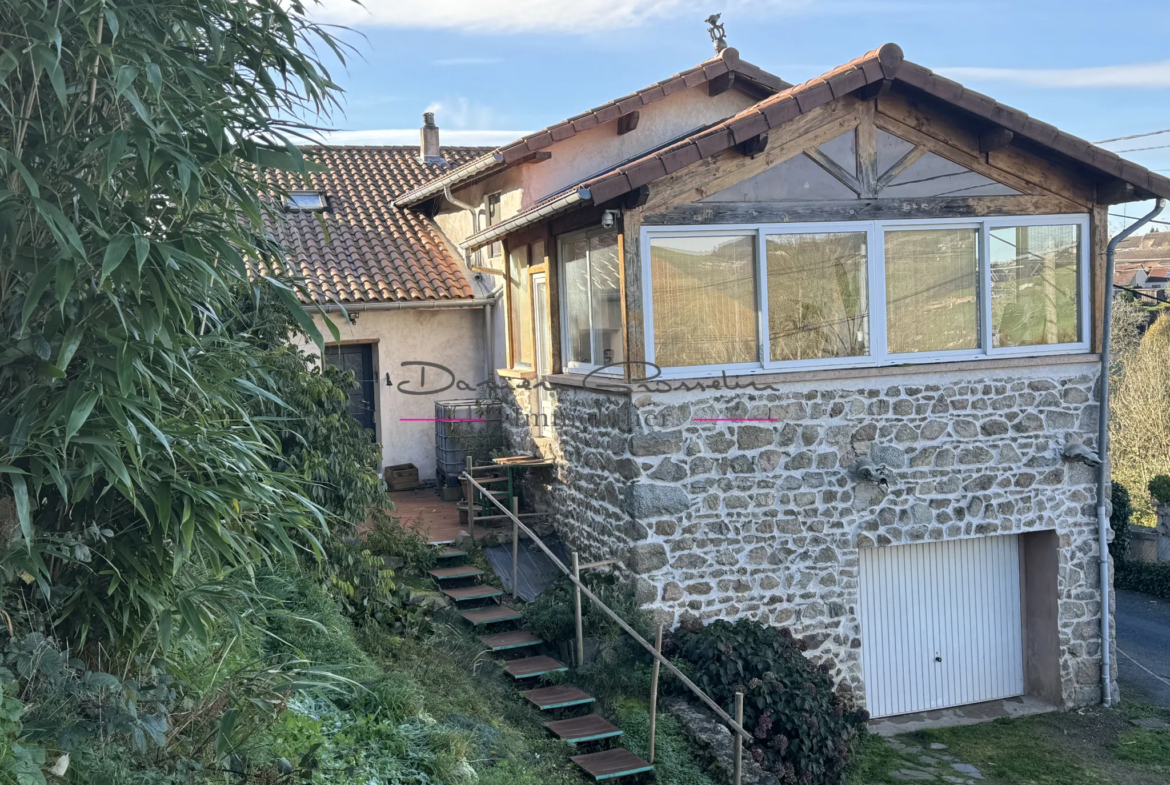 Maison en pierre avec terrain à Amplepuis 