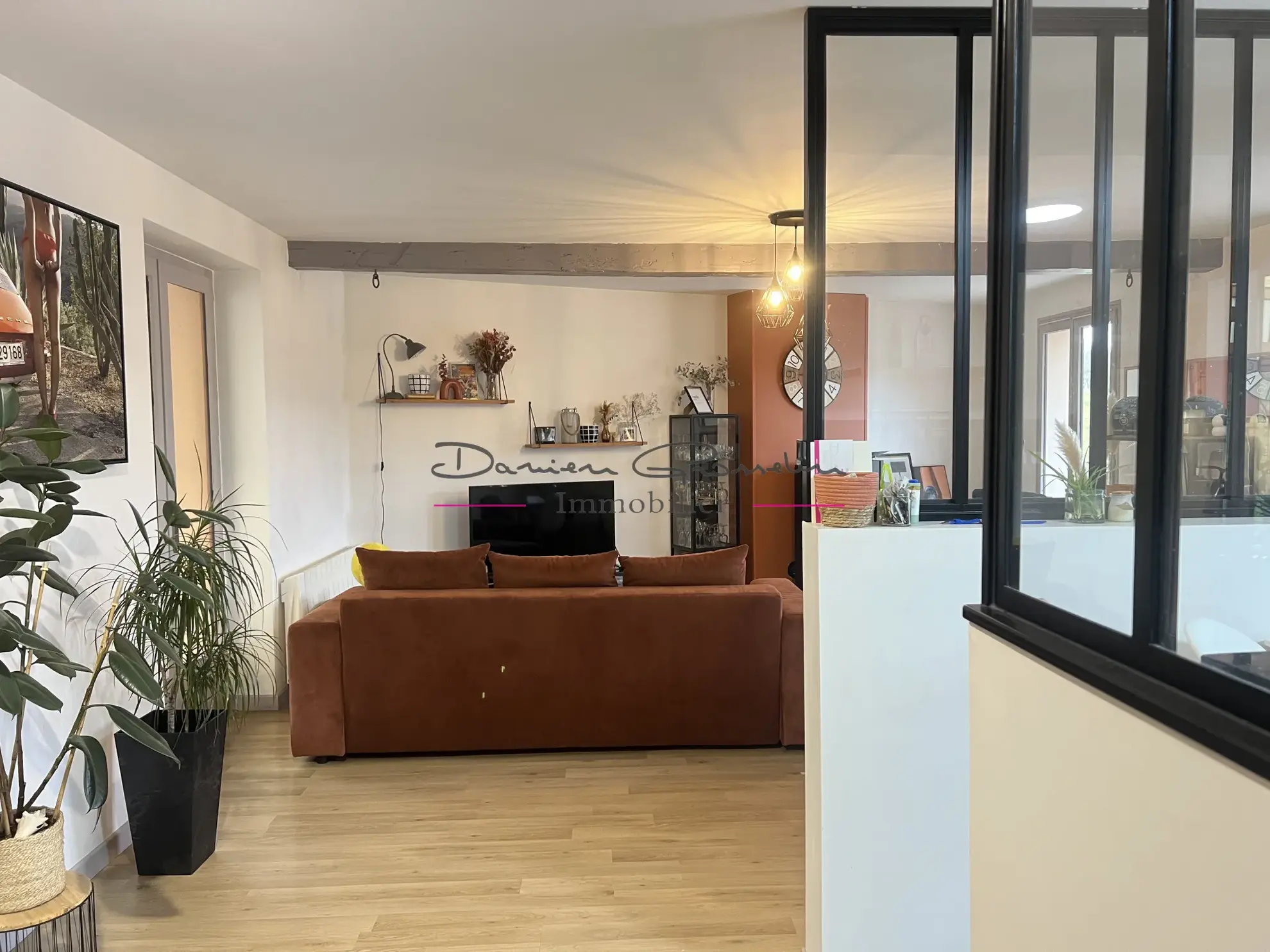 Maison en pierre de 92 m² à Thizy-les-Bourgs avec 3100 m² de terrain 