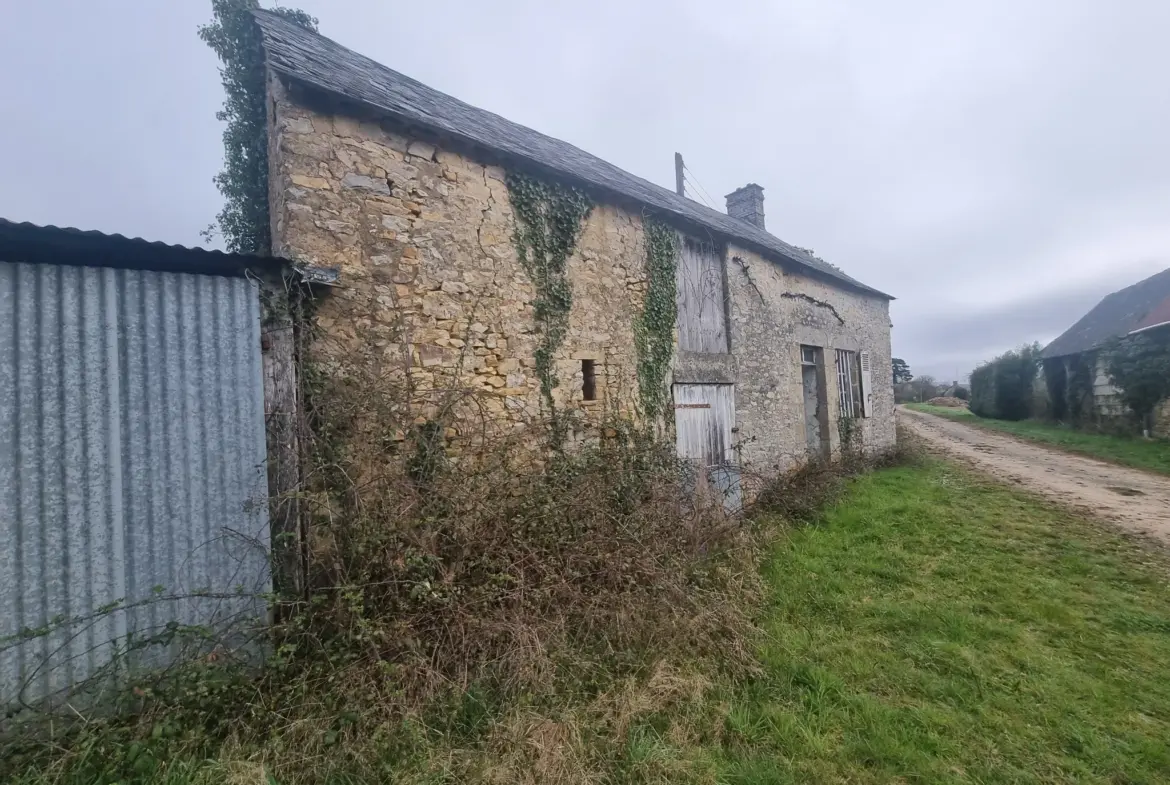 Maison en pierre à restaurer près de St Ouen de Mimbre 