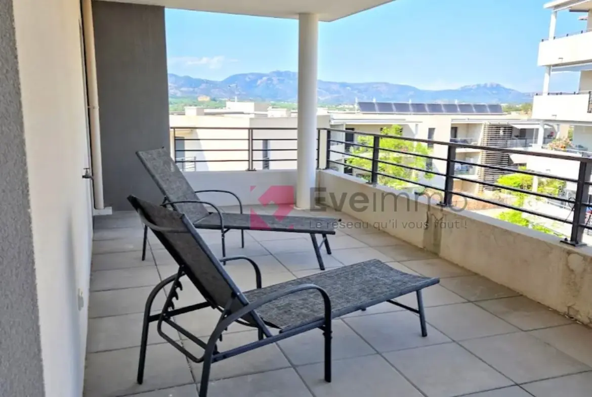 Superbe appartement à vendre à Saint-Raphaël avec piscine et balcon 