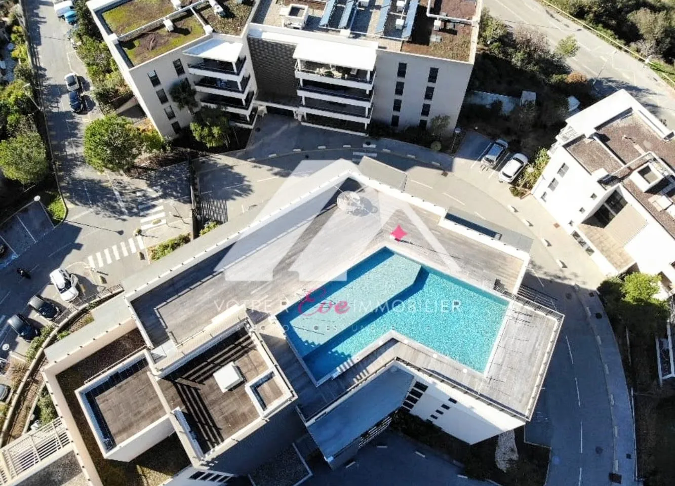 Superbe appartement à vendre à Saint-Raphaël avec piscine et balcon 