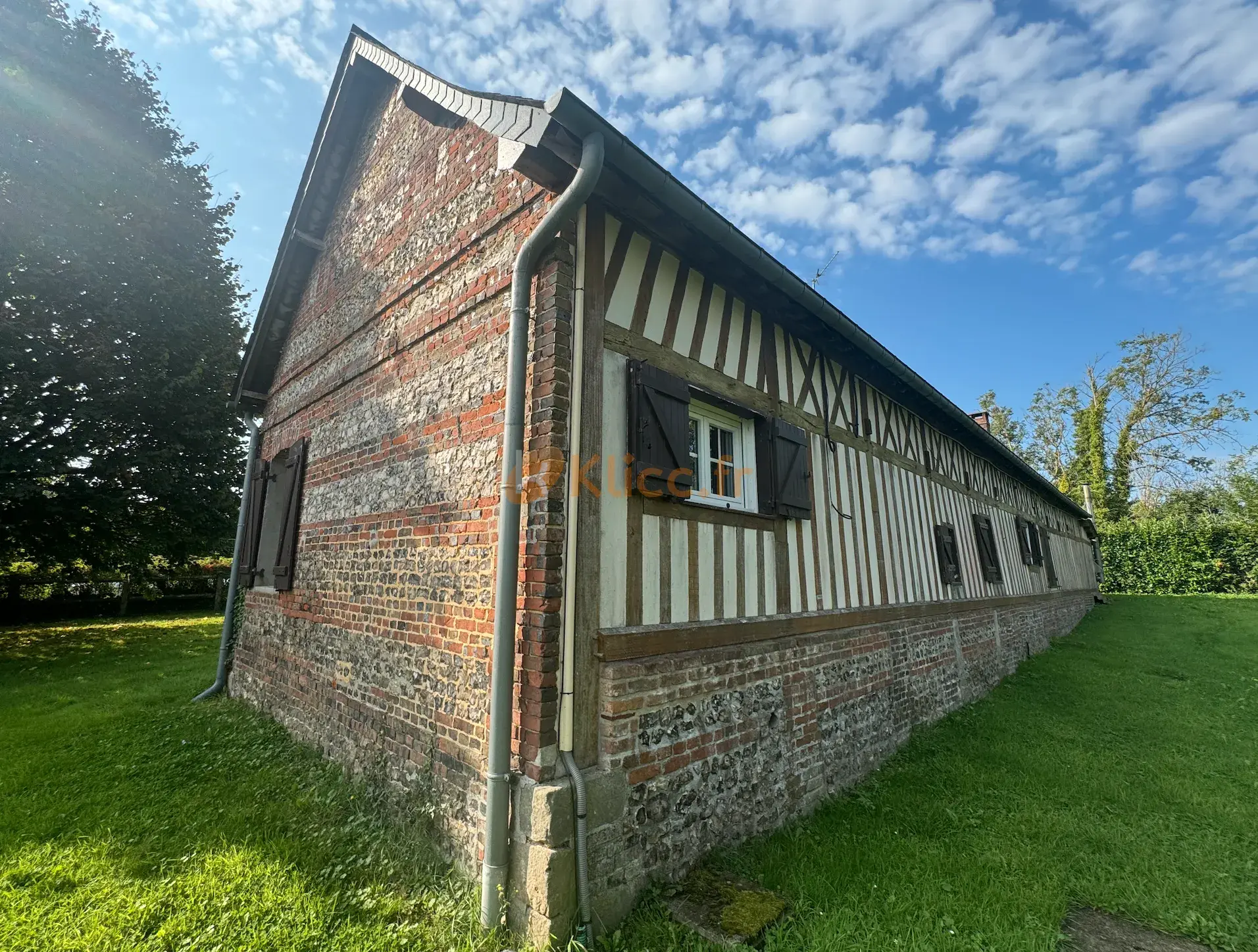 Longère rénovée 6 chambres avec jardin et garage à Luneray 