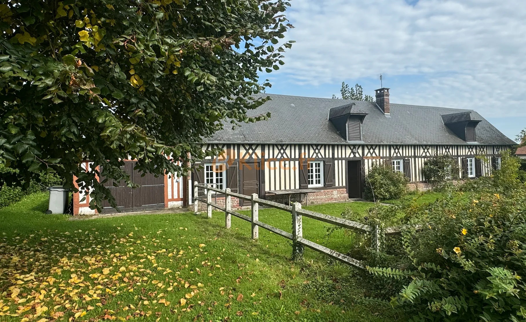 Longère rénovée 6 chambres avec jardin et garage à Luneray 