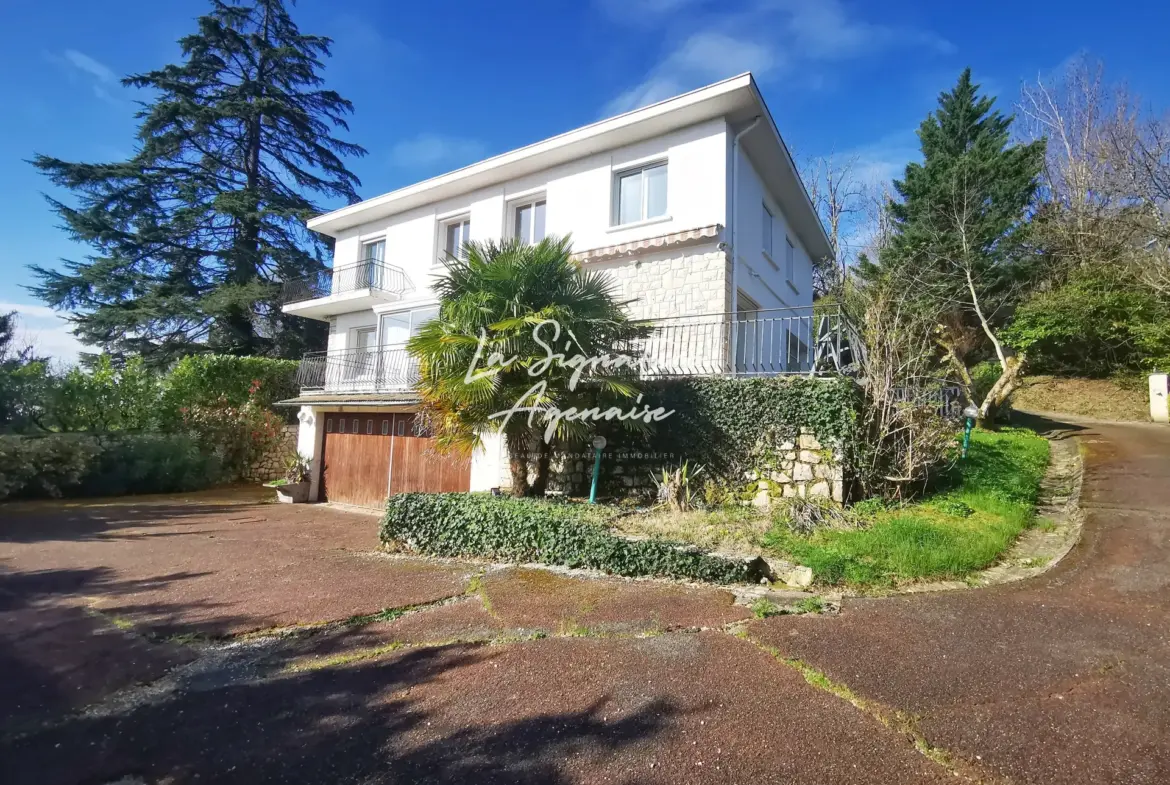 Maison familiale de 10 pièces à vendre avec vue panoramique à Agen 