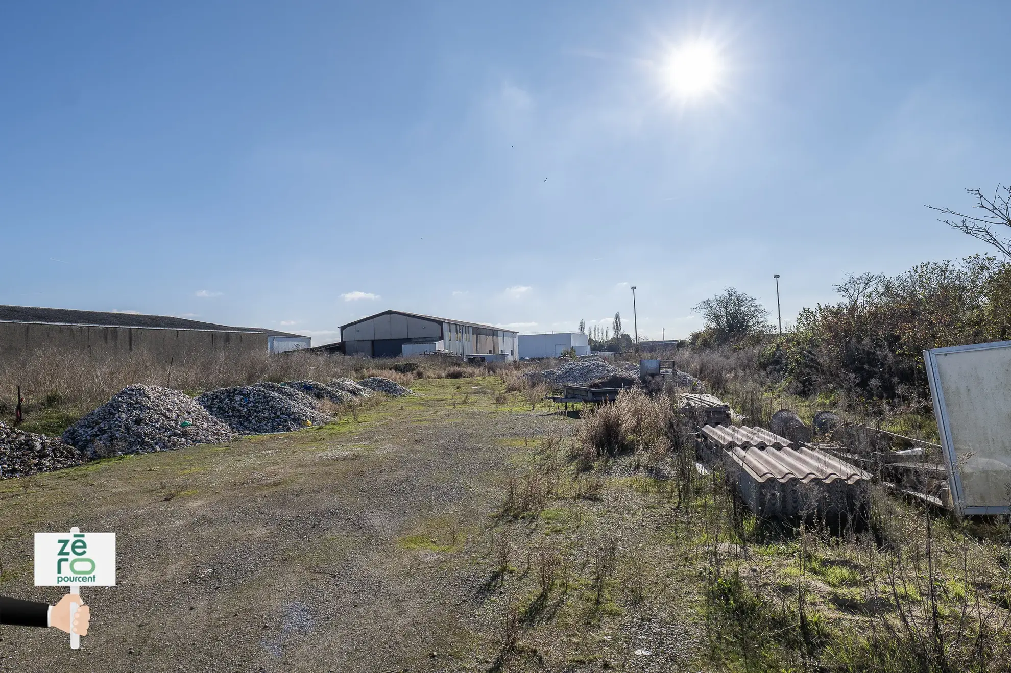 Terrain à vendre à Luçon en zone artisanale de 1940 m² 