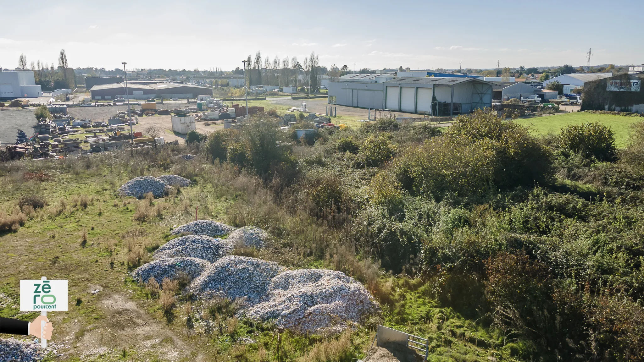 Terrain à vendre à Luçon en zone artisanale de 1940 m² 