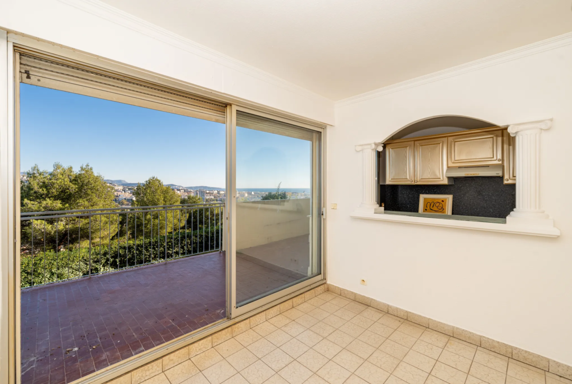 Appartement avec vue mer à vendre à St Laurent du Var 