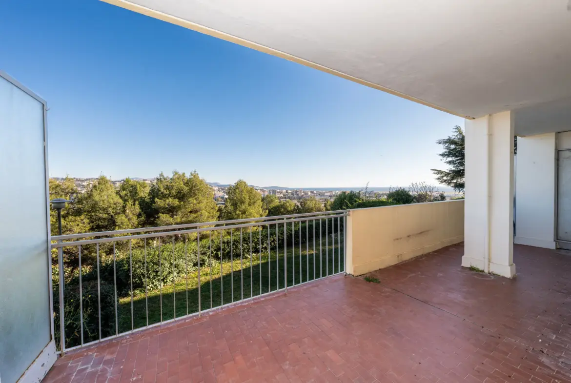 Appartement avec vue mer à vendre à St Laurent du Var 