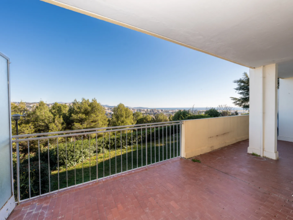 Appartement avec vue mer à vendre à St Laurent du Var