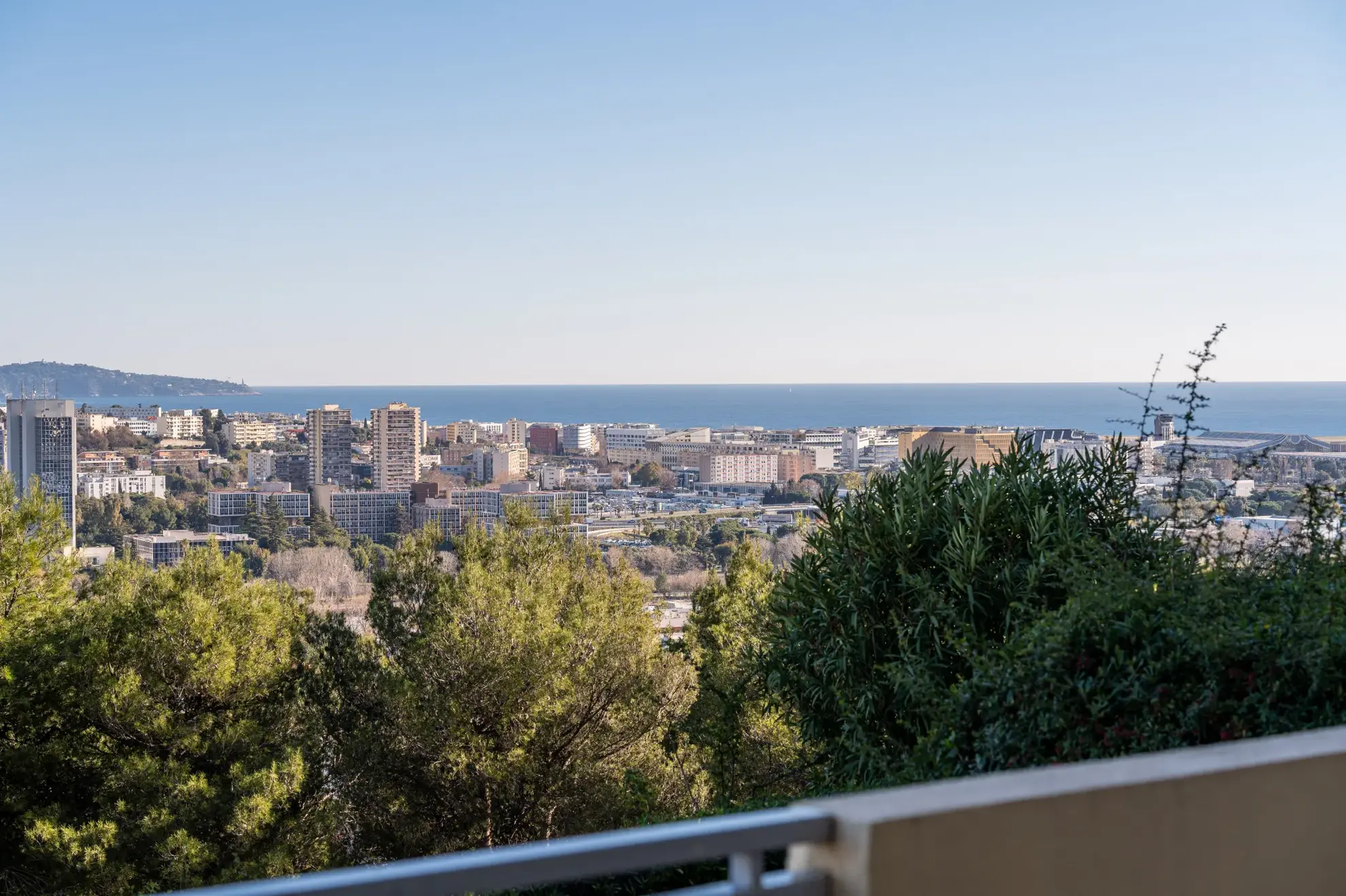 Appartement avec vue mer à vendre à St Laurent du Var 