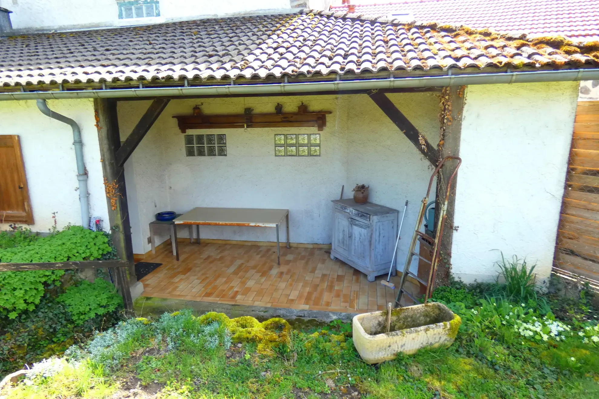 Maison auvergnate en pierre à Jussac, 4 chambres et jardin 