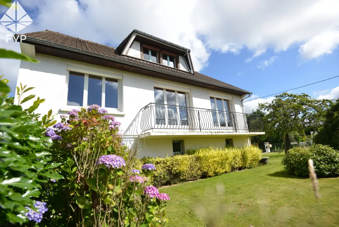 Pavillon traditionnel de 5 pièces à Lillebonne - 104 m² 