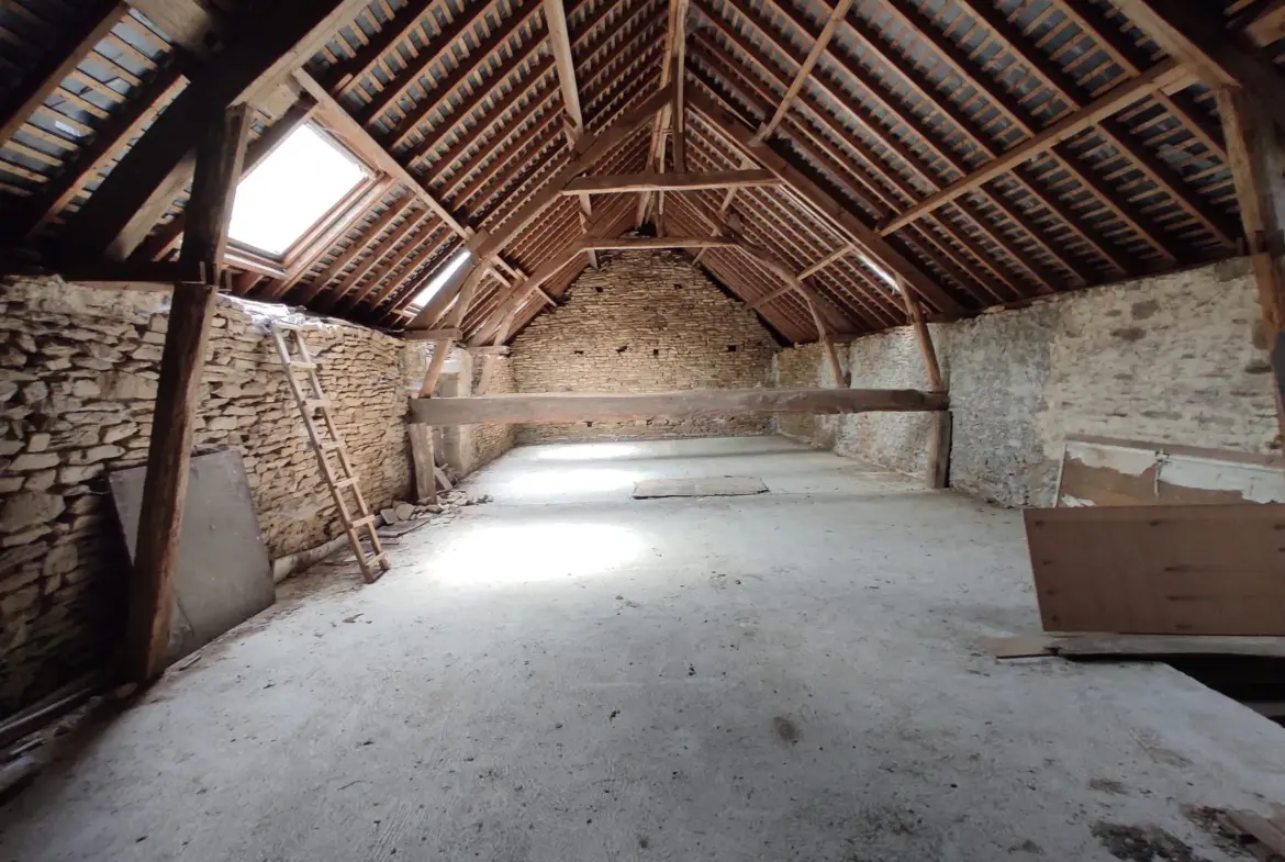 Maison avec Grange à vendre à St Denis sur Sarthon 