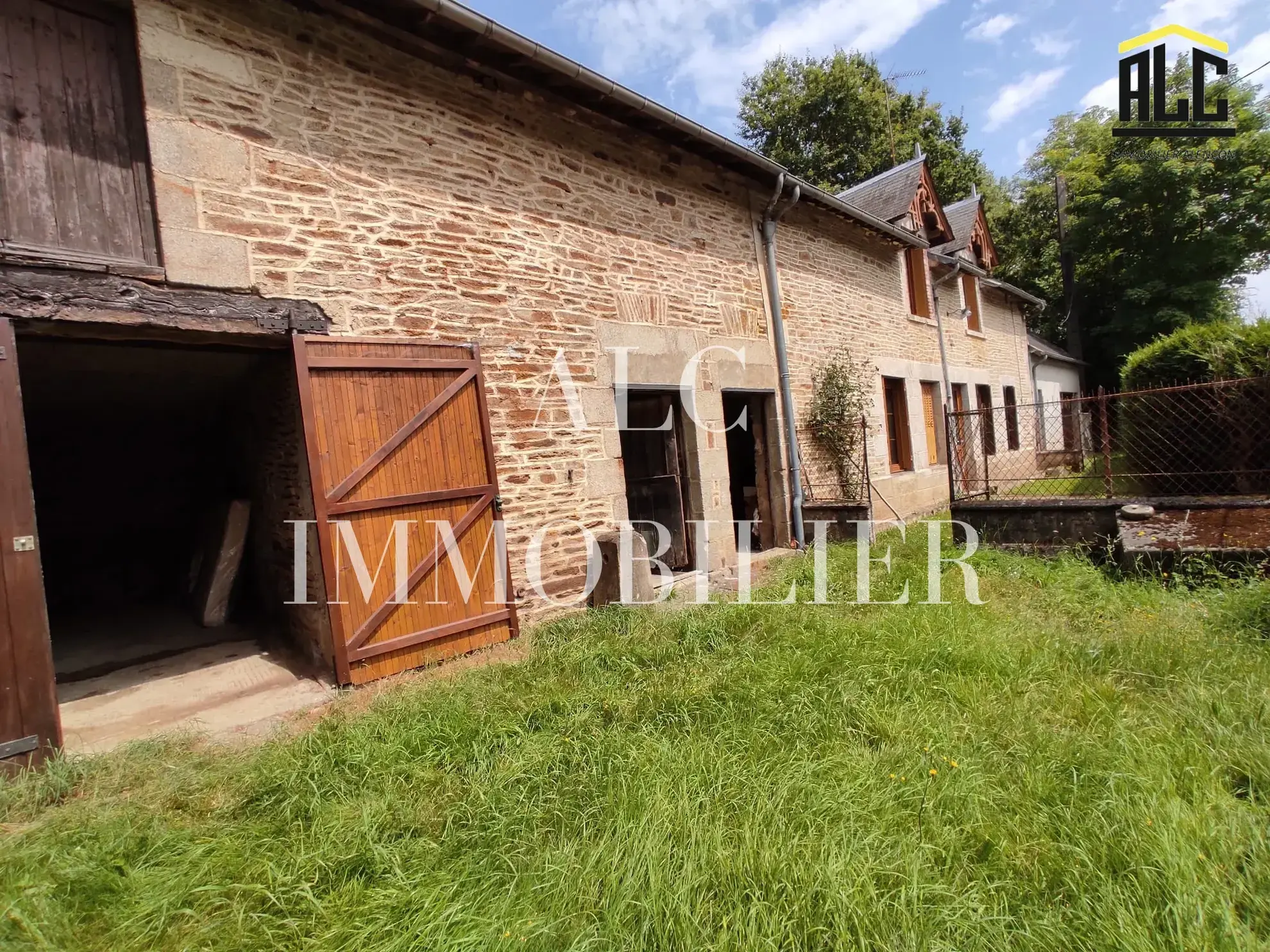 Maison avec Grange à vendre à St Denis sur Sarthon 