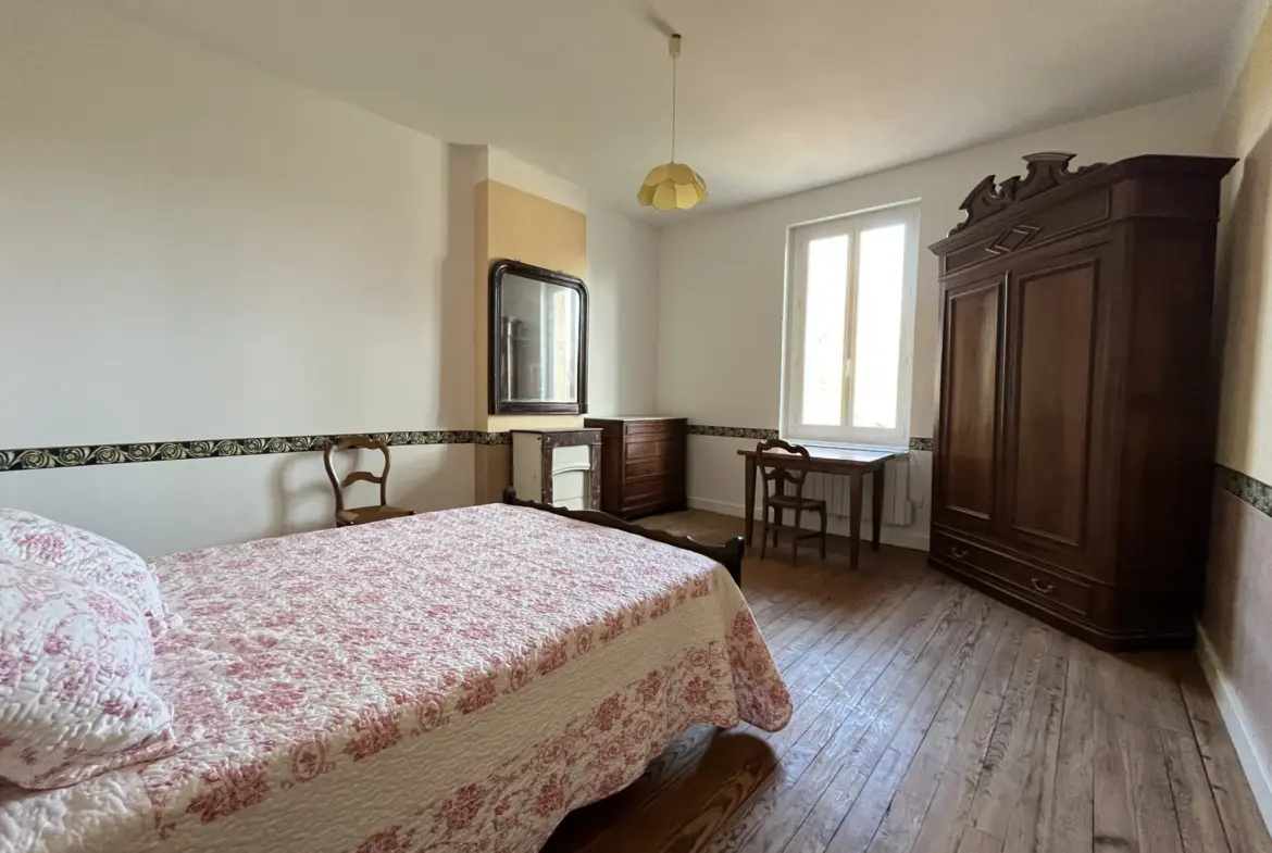 À vendre : Maison en pierre de 170 m² à Langon 