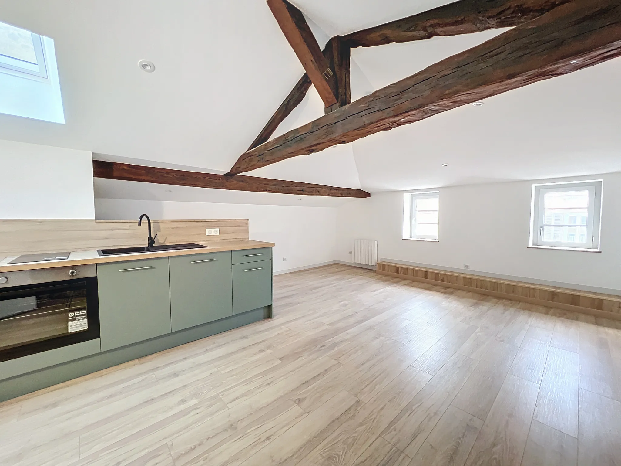 À vendre : Appartement T2 entièrement rénové en hyper centre de Villefranche-sur-Saône 