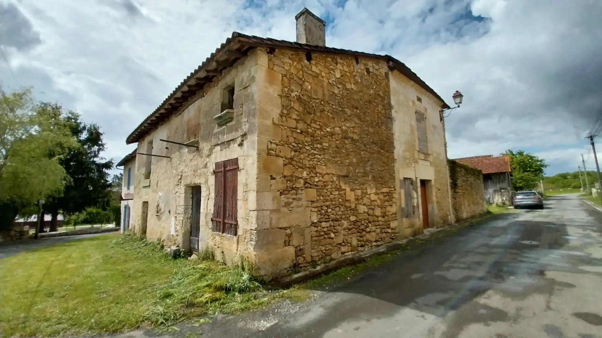 Propriété en Pierre à Restaurer dans le Périgord Vert 