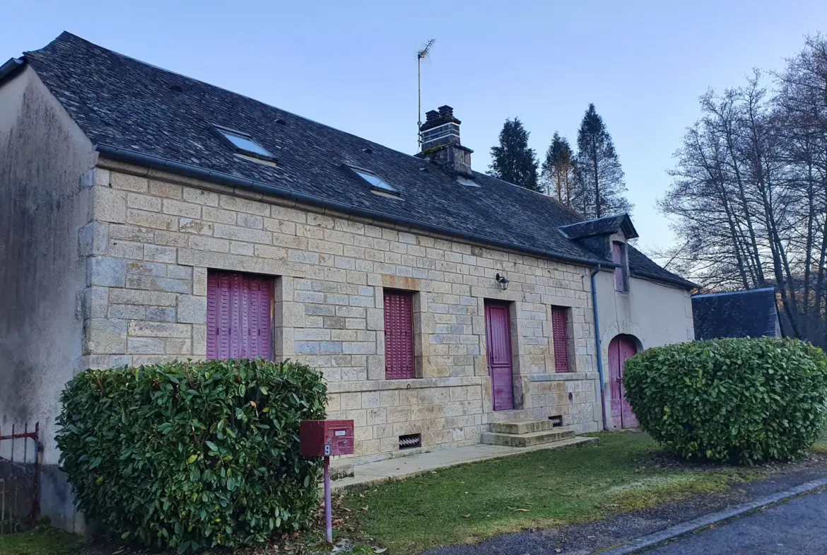 Maison de caractère en pierres avec terrain et ruisseau à Espagnac 