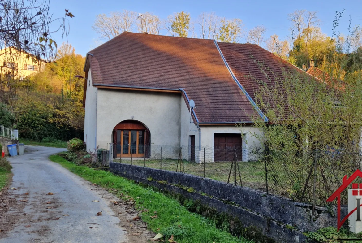 Maison en pierres avec dépendance aménageable à St Vit 