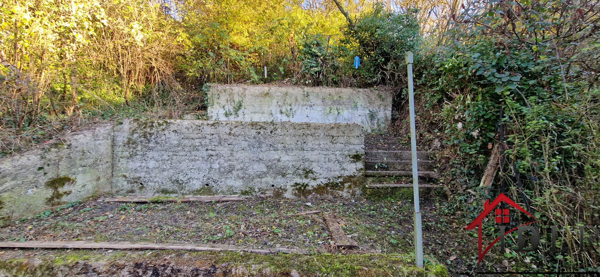 Maison en pierres avec dépendance aménageable à St Vit 