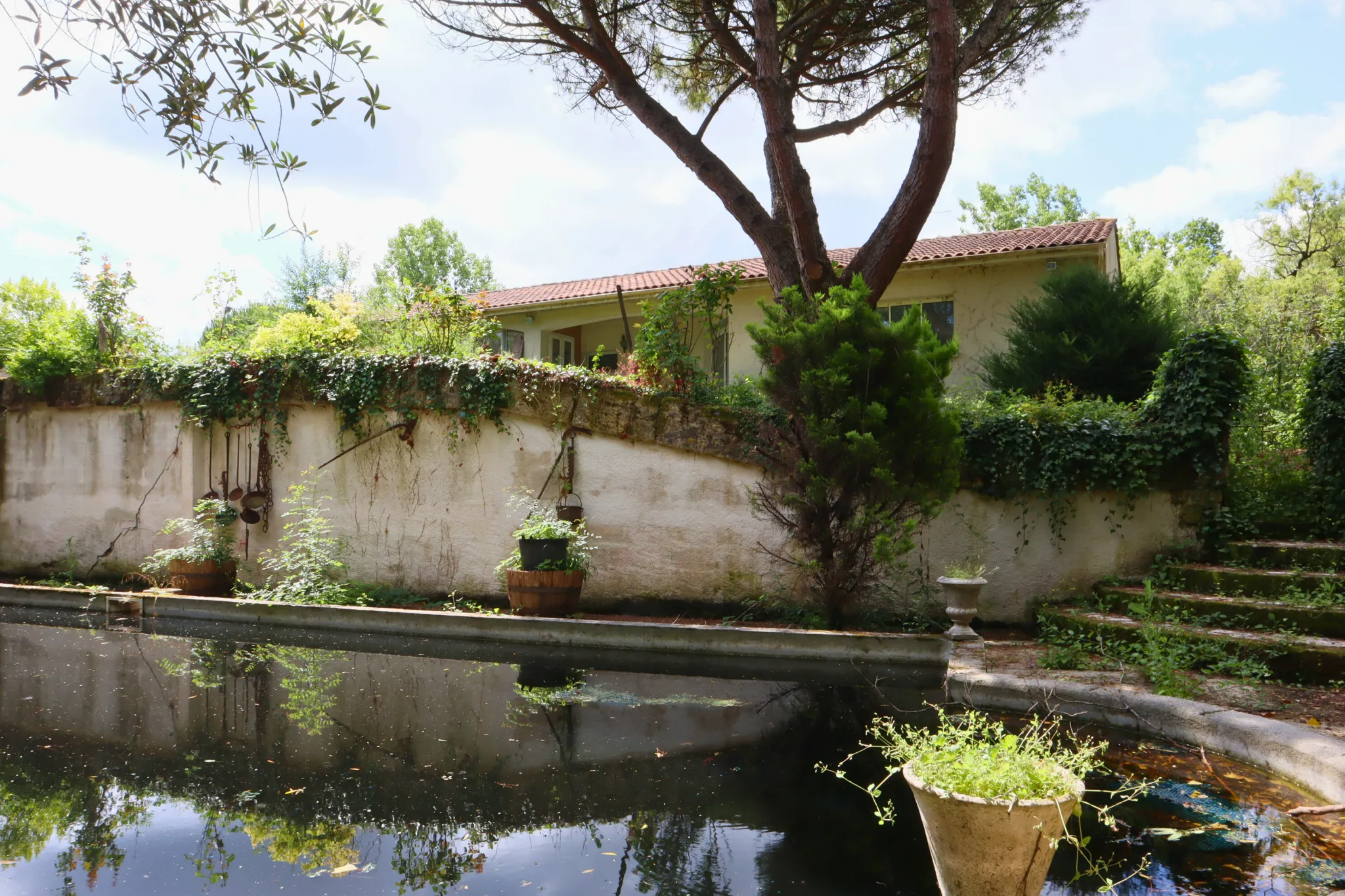 Maison spacieuse à BOUTIERS SAINT-TROJAN avec piscine 