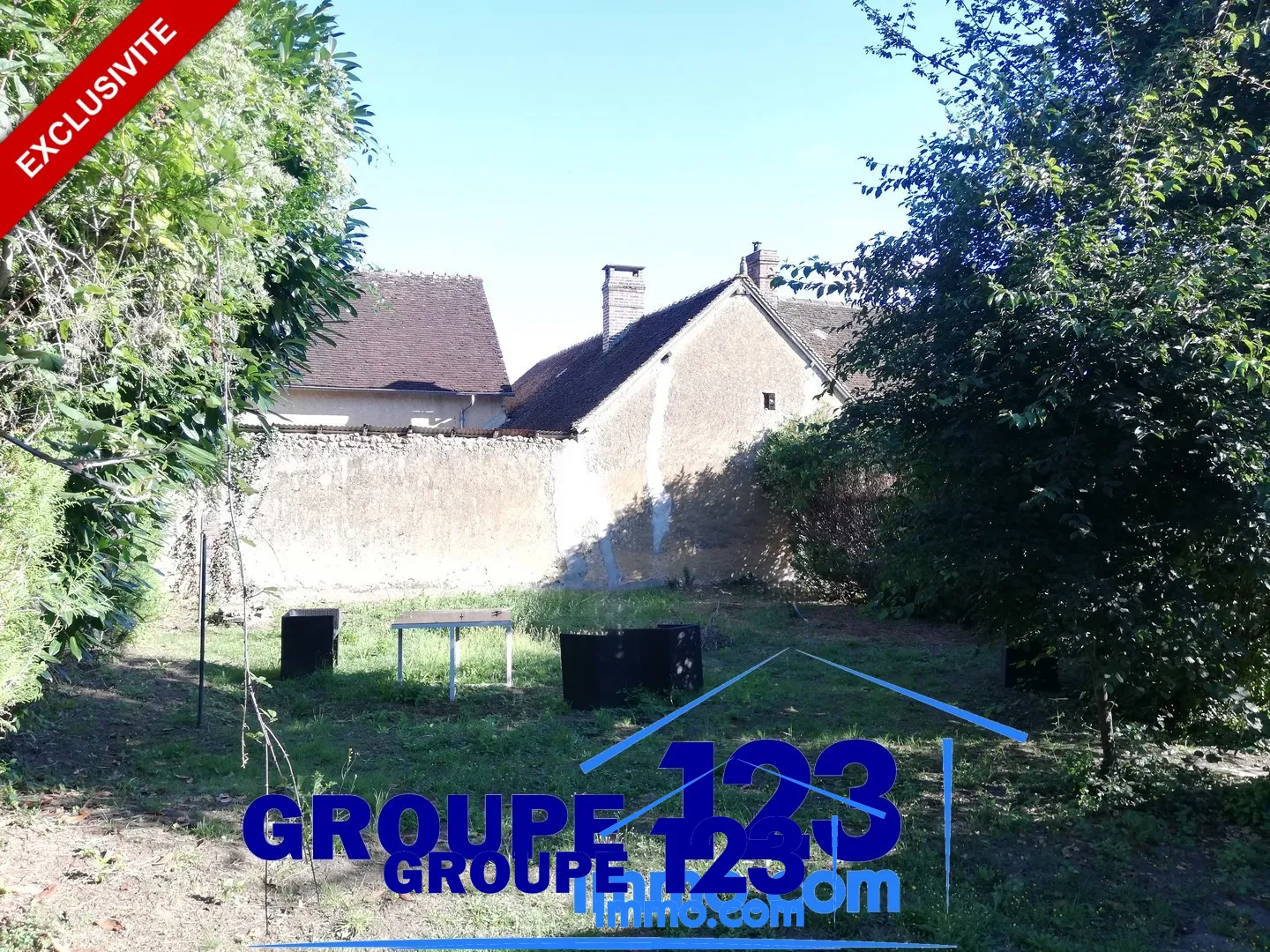 Charmante Maison de Village avec Jardin à La Ferté-Loupière 