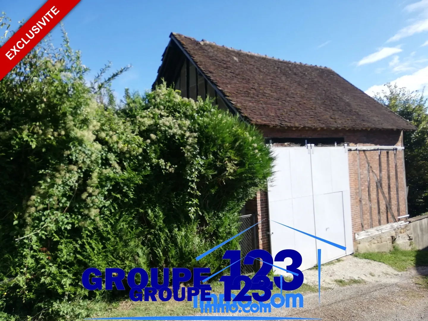 Charmante Maison de Village avec Jardin à La Ferté-Loupière 