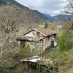 Maison en pierre à rénover avec potentiel d'agrandissement à Saint-Étienne-de-Tinée