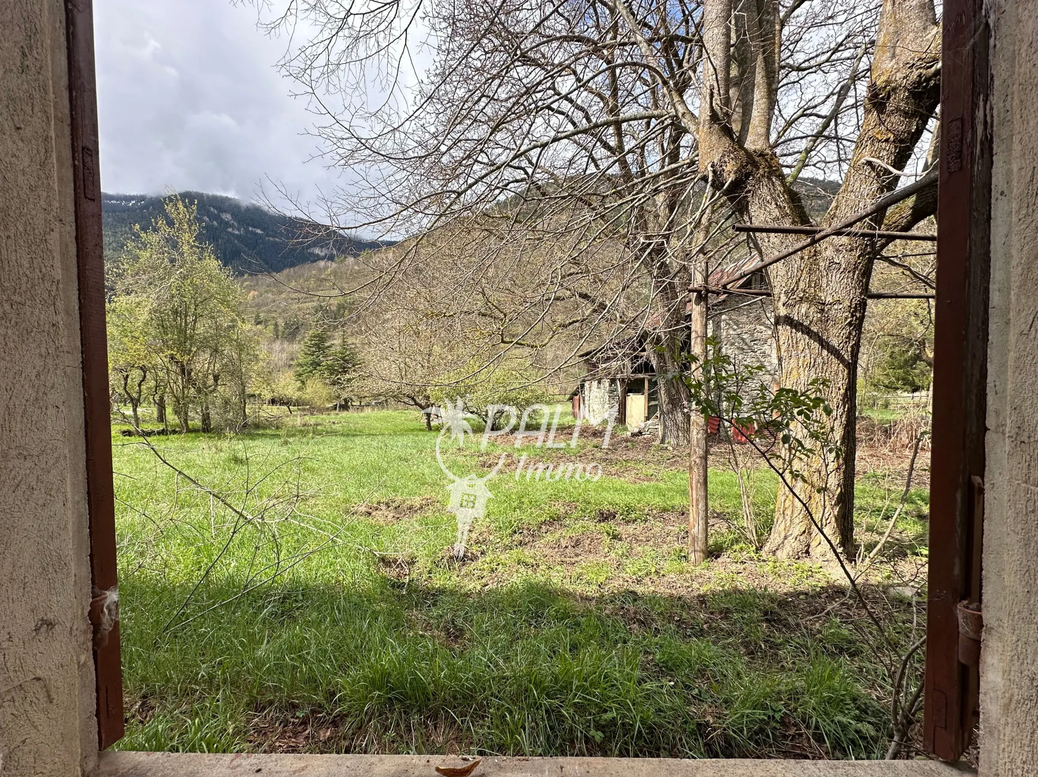 Maison en pierre à rénover avec potentiel d'agrandissement à Saint-Étienne-de-Tinée 